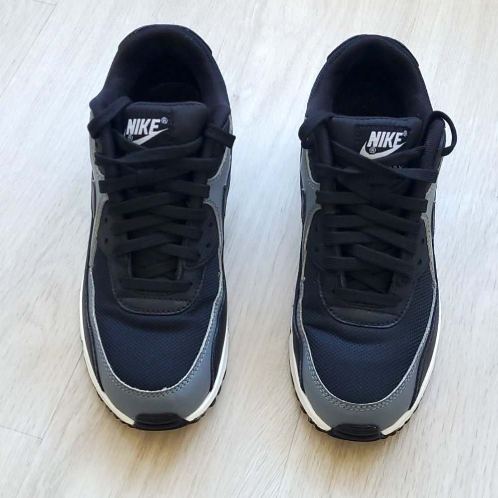 Women's NIKE AIR MAX Black Sneakers